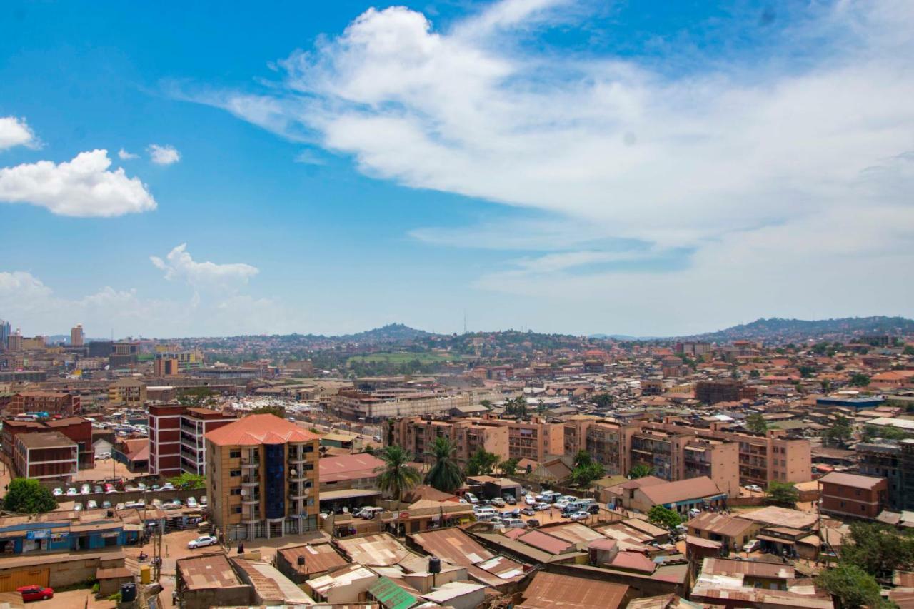 G-One Hotel Kampala Exterior foto